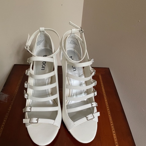 Tildon White Multi-Staples Caged Open Toe Heels - Picture 5 of 14
